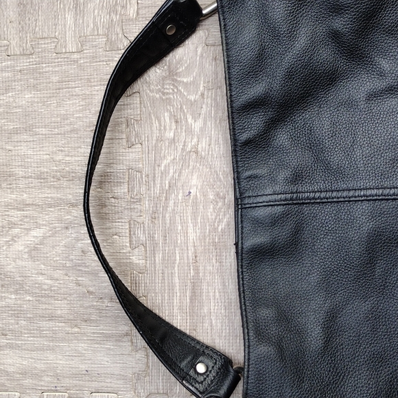 (T2)Kooba Leather Shoulder Bag - Picture 4 of 10